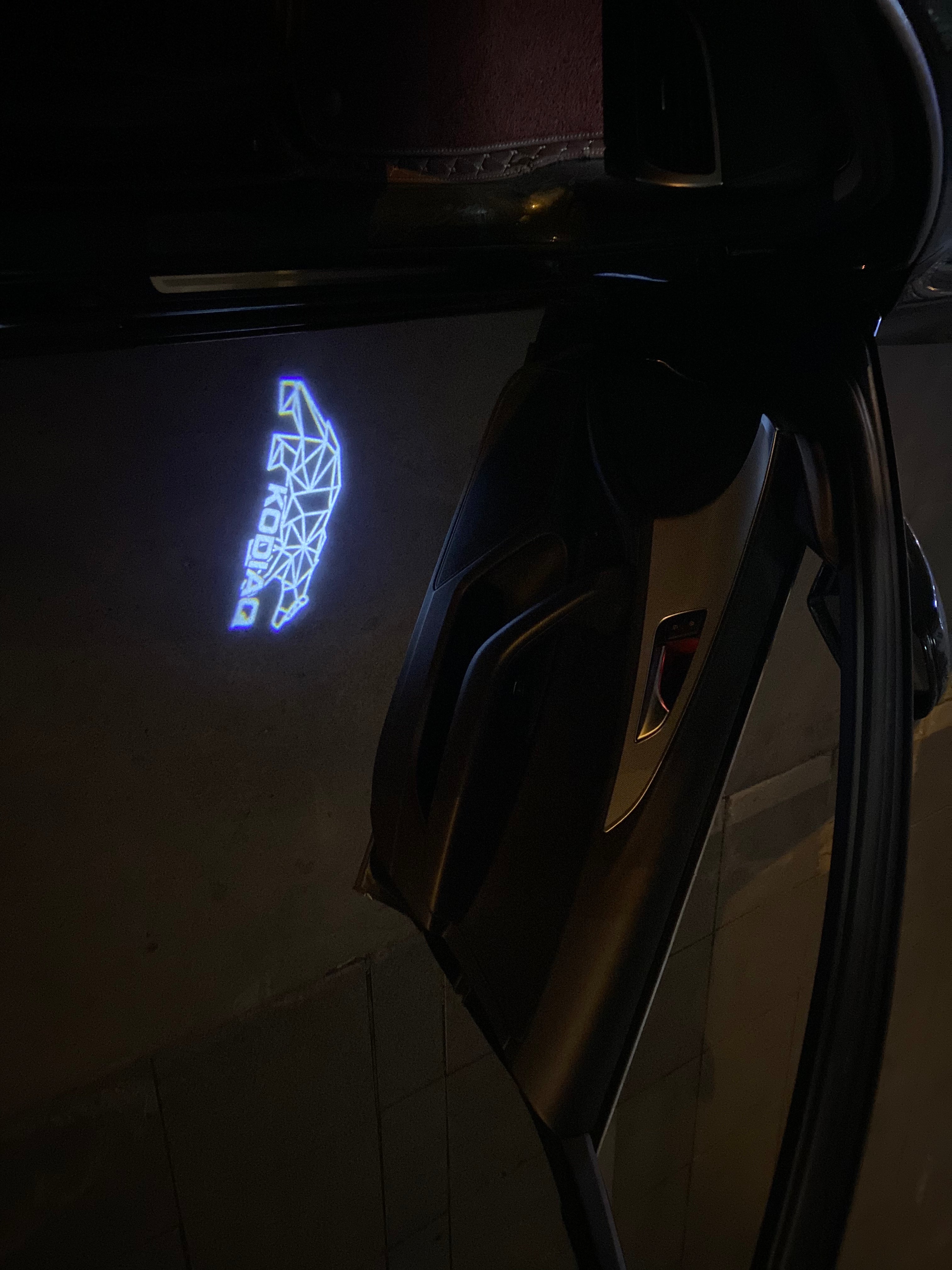 SKODA KODIAQ LOGO PROJECTOT LIGHTS Nr.00068 (quantity  1 =  2 Logo Film /  2 door lights)