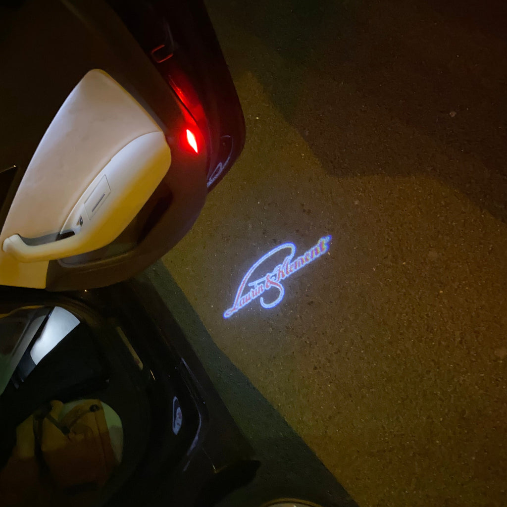 SKODA Laurin&klement LOGO PROJECTOT LIGHTS Nr.19 (Menge 1 = 2 Logofolien /2 Türleuchten)