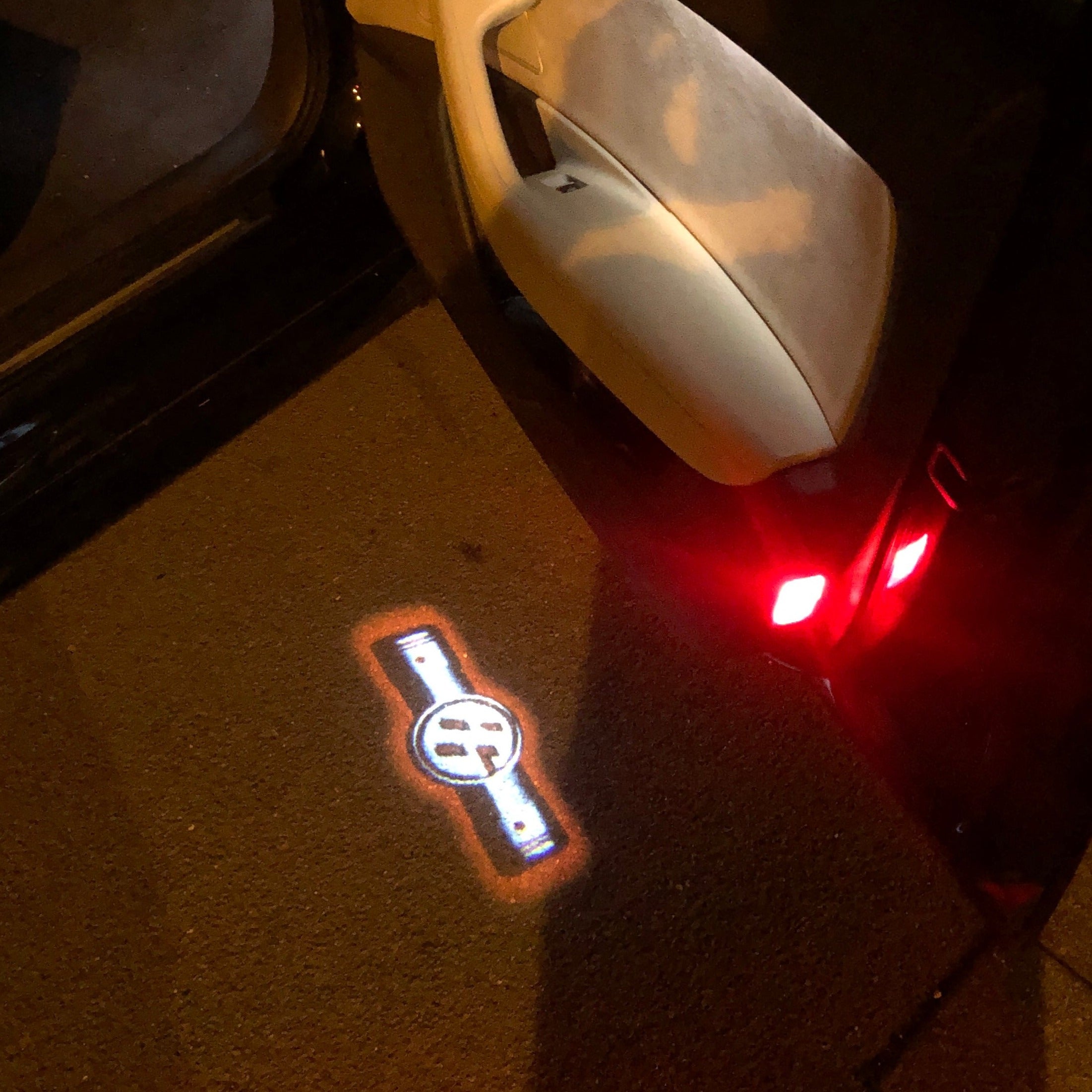 TOYOTA  GT86 LOGO PROJECROTR LIGHTS Nr.09  (quantity 1 = 2 Logo Films /2 door lights）