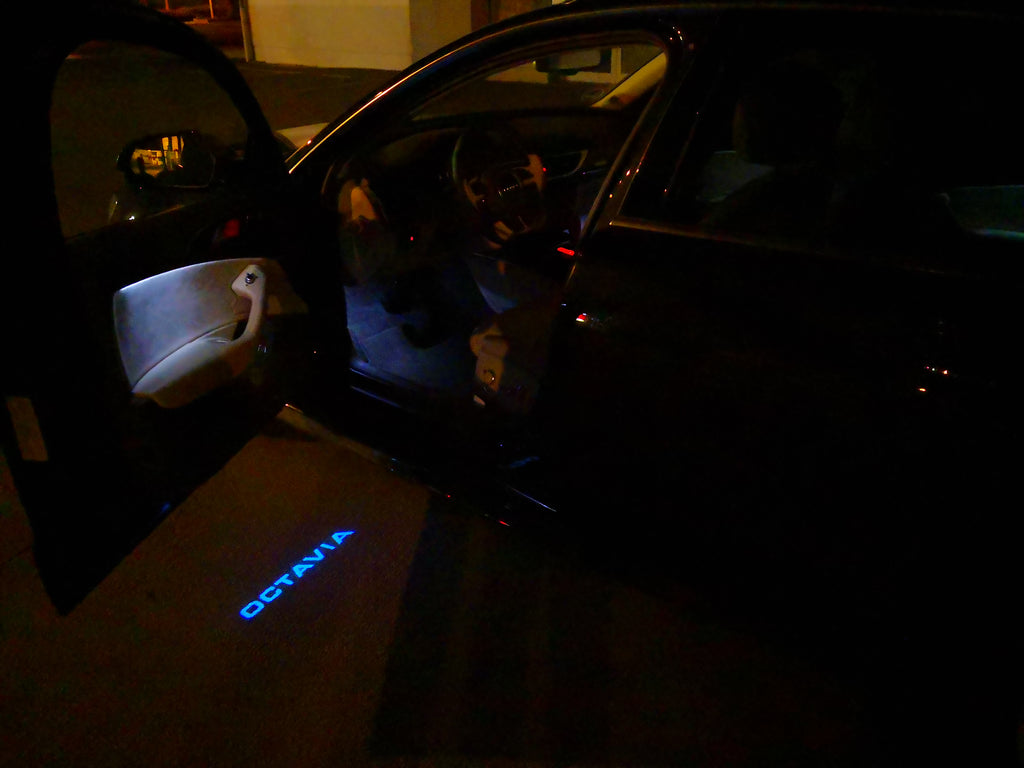 SKODA LOGO PROJECTOT LIGHTS Nr.104 (quantità 1 = 2 Logo Film / 2 luci porta)