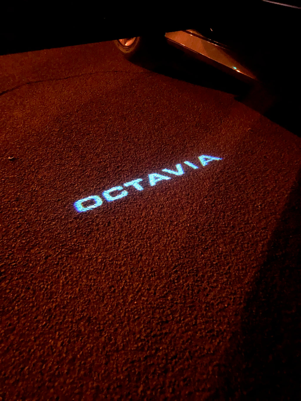 SKODA LOGO PROJECTOT LIGHTS Nr.104 (quantità 1 = 2 Logo Film / 2 luci porta)